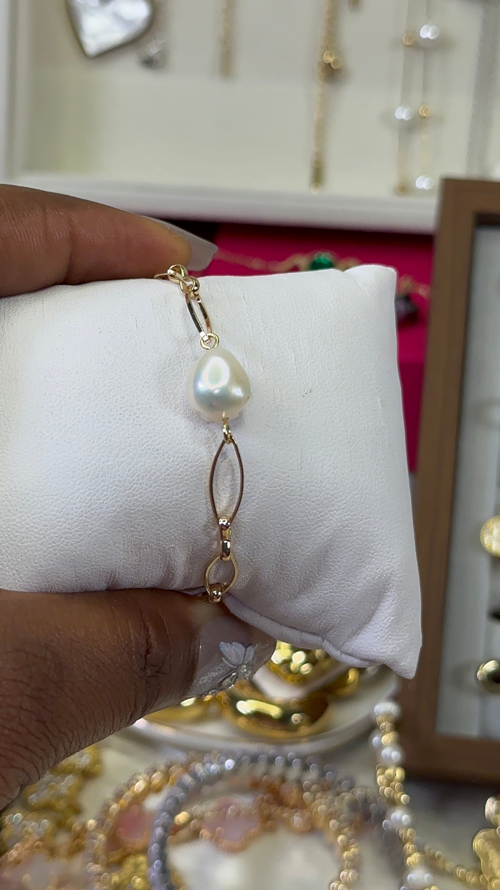 Fresh water pearl bracelets - Ewaronkes Jewels