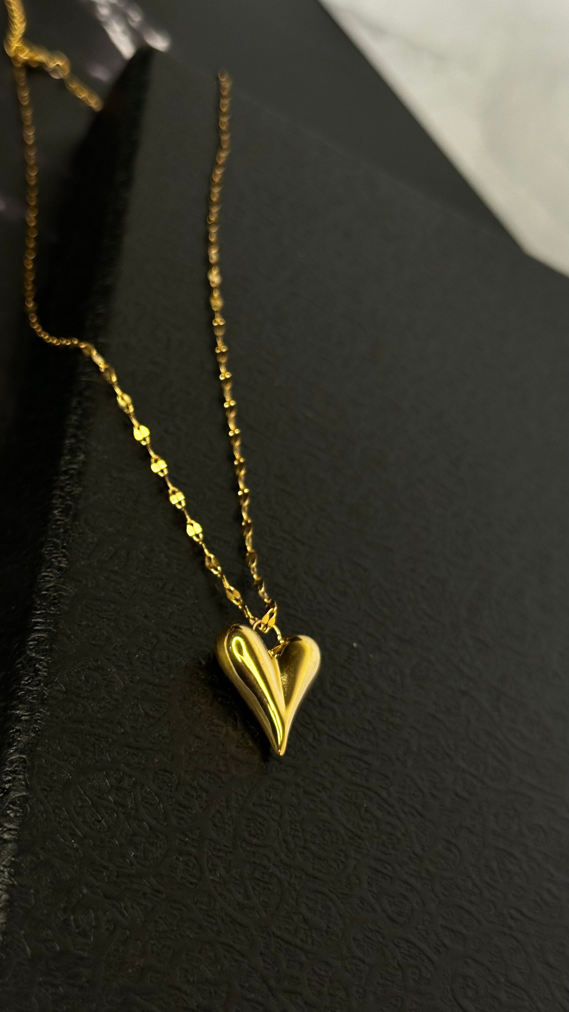 Golden heart Necklace - Ewaronkes Jewels