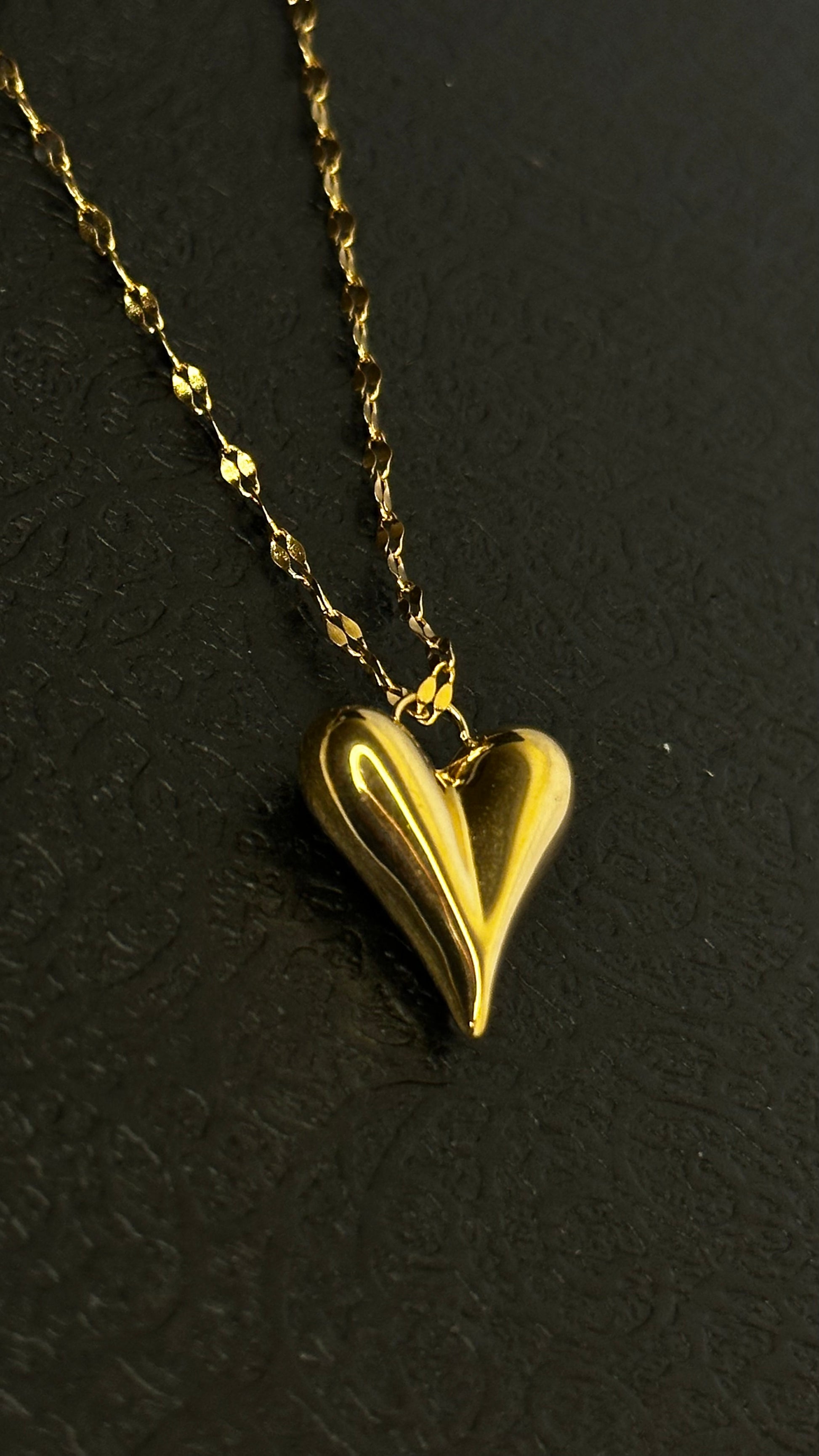 Golden heart Necklace - Ewaronkes Jewels