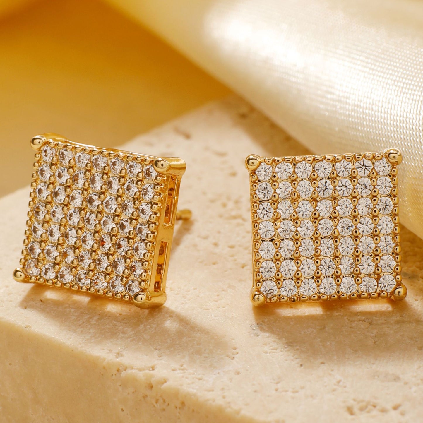 Zicornia studded earrings