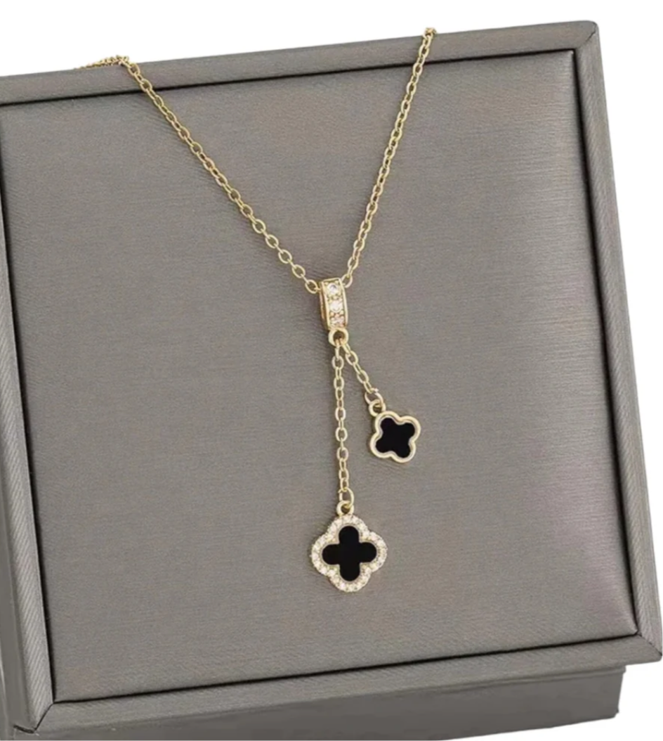 Mimi charm Clover Necklace - Ewaronkes Jewels