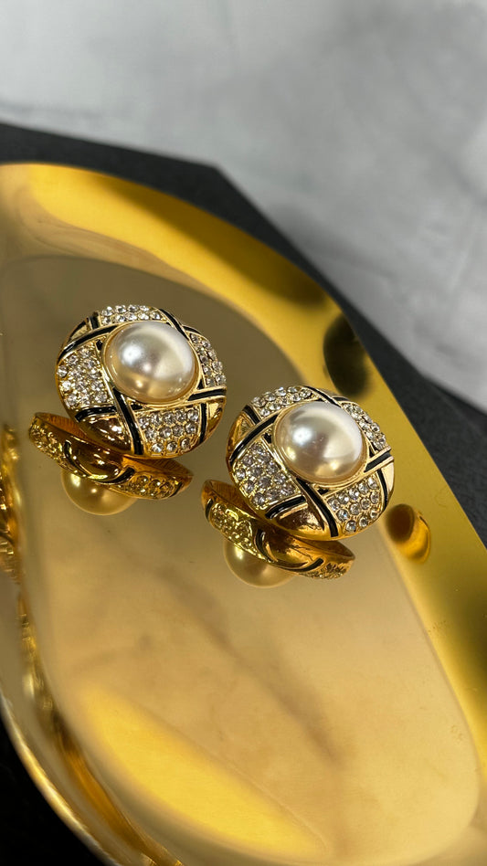 Vintage Pearl Stud Earrings - Ewaronkes Jewels